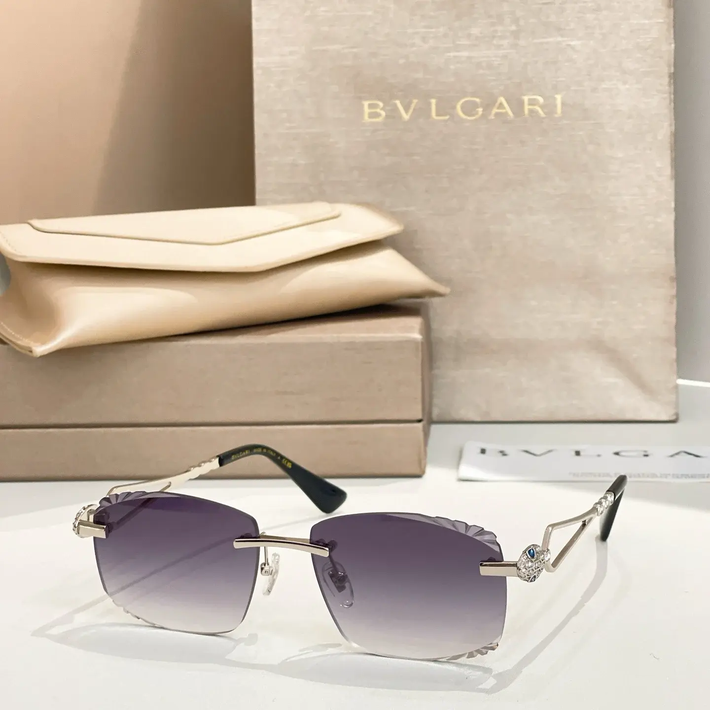 BV1797LUSIZE57口17142